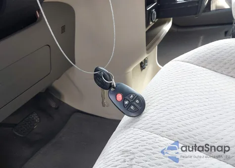 2011 Toyota Sienna Le z USA, uszkodzony, nr VIN 5TDKK3DC3BS045765